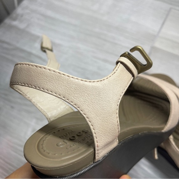 CROCS Leigh Beige Canvas Leather Ankle Strap Wedge Comfort Sandals Womens size 8 - Picture 11 of 14